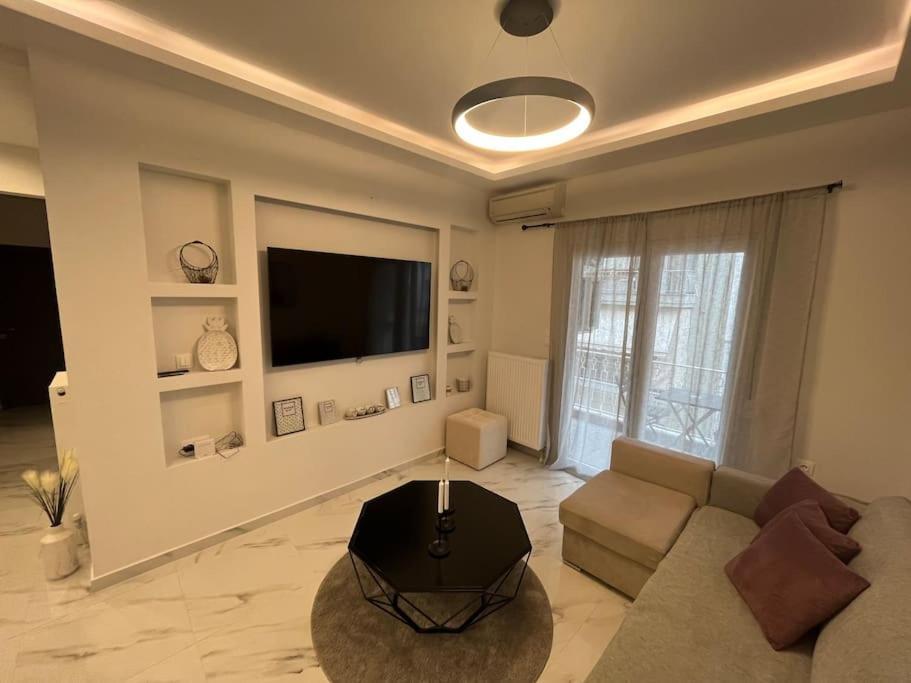 Luxurious Apartment In The Heart Of Thessaloniki Exterior photo